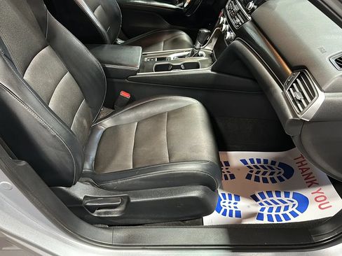 Used 2018 Honda Accord Sport image 16