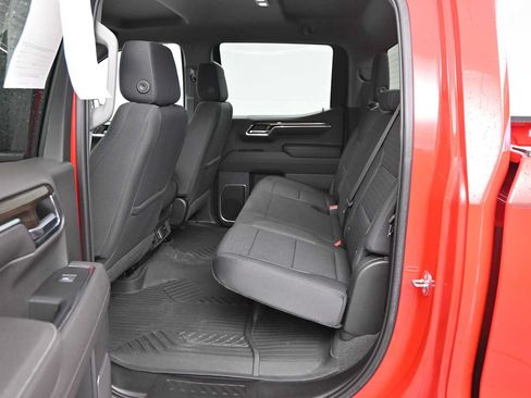 Used 2023 Chevrolet Silverado 1500 LT AWD/4WD image 15