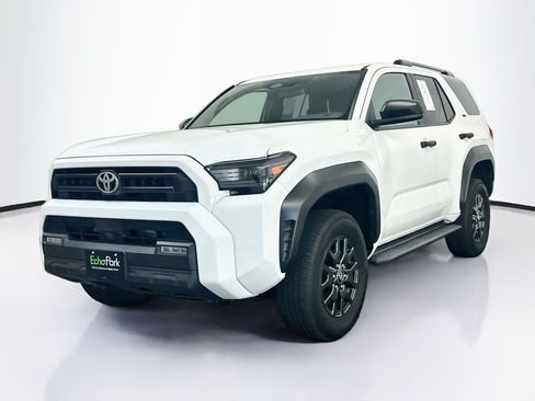 Used 2025 Toyota 4Runner SR5 AWD/4WD image 3
