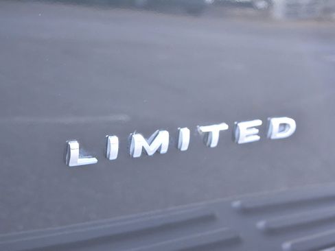 Used 2016 Ford Expedition Limited image 35