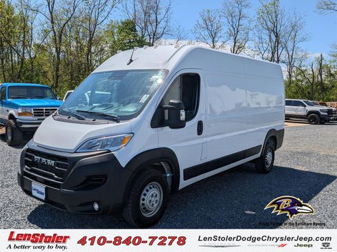 Used 2025 RAM ProMaster 2500 w/ Convenience Group image 1
