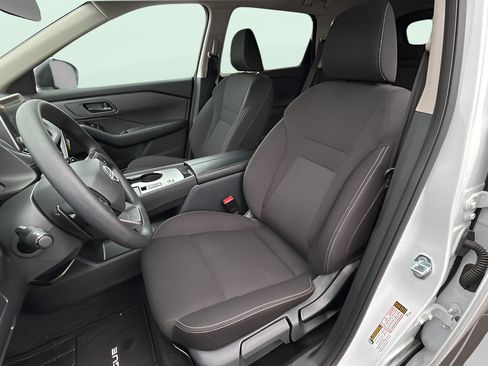 Used 2025 Nissan Rogue S FWD image 22