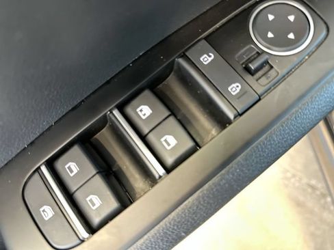 Certified 2023 Kia Soul LX FWD image 17