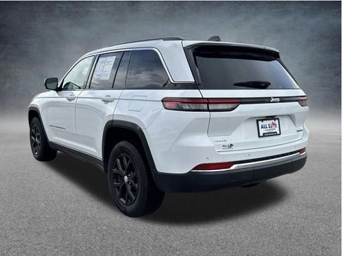 Used 2024 Jeep Grand Cherokee Limited AWD/4WD image 6