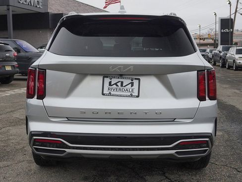 Used 2022 Kia Sorento S image 13