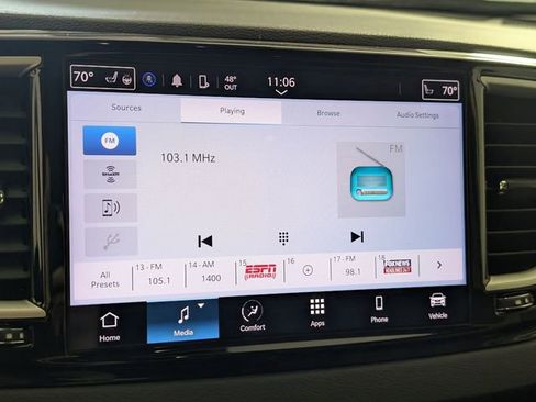 Used 2023 Chrysler Pacifica Touring-L image 20