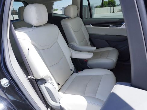 Certified 2025 Cadillac XT6 Premium Luxury AWD/4WD image 9