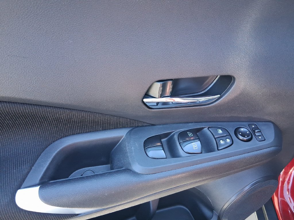 Used 2022 Nissan Kicks SV FWD image 14