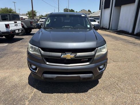 Used 2017 Chevrolet Colorado Z71 AWD/4WD image 2