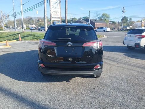 Used 2016 Toyota RAV4 LE FWD image 6