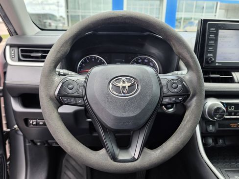 Used 2020 Toyota RAV4 XLE FWD image 19