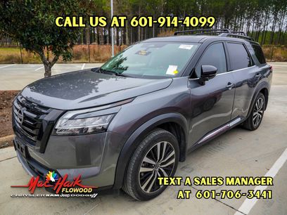 Used 2023 Nissan Pathfinder Platinum w/ Cargo Package