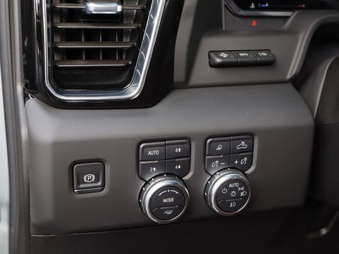 Certified 2025 GMC Sierra 2500 Denali Ultimate image 12