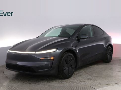 Used 2026 Tesla Model Y Long Range AWD/4WD image 2