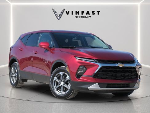 Used 2025 Chevrolet Blazer LT image 1