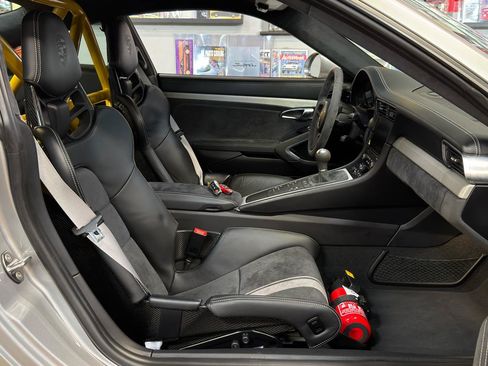 Used 2018 Porsche 911 GT3 RWD image 23
