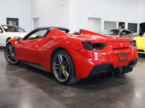 Used 2019 Ferrari 488 Spider RWD image 4