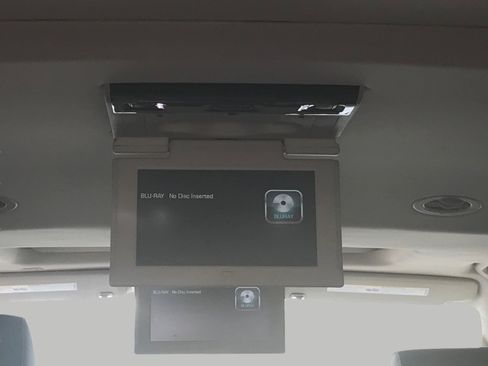 Used 2020 GMC Yukon XL Denali w/ Open Road Package image 28