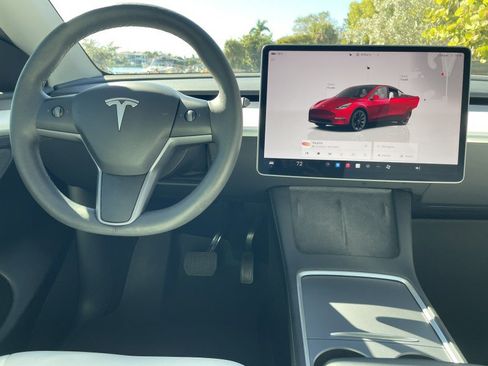 Used 2024 Tesla Model Y Long Range image 16
