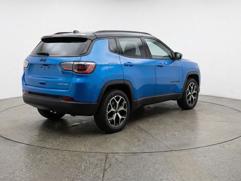 Used 2025 Jeep Compass Limited image 9