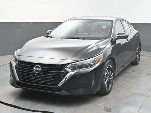 Used 2024 Nissan Sentra SV image 3