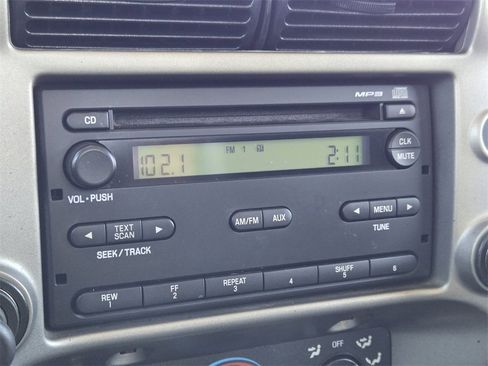 Used 2011 Ford Ranger XLT image 7