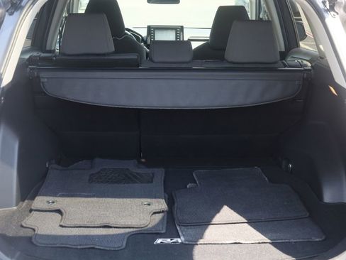 Used 2021 Toyota RAV4 XLE w/ Convenience Package AWD/4WD image 25