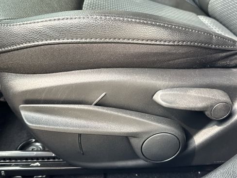 Used 2024 Jeep Compass Latitude image 10