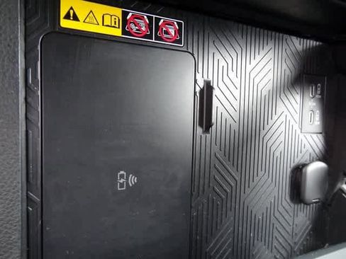 Used 2024 Toyota Tacoma TRD Sport w/ TRD Sport Upgrade Package image 20