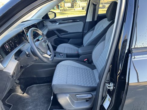 Certified 2025 Volkswagen Tiguan S image 15