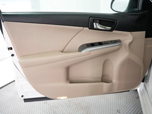 Used 2012 Toyota Camry XLE w/ Leather Pkg FWD image 45