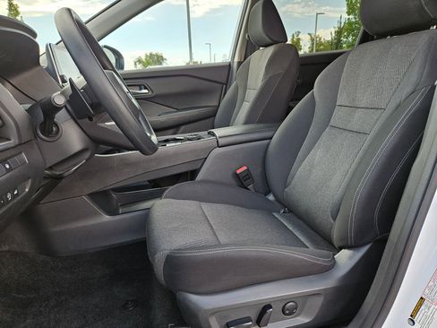 Used 2024 Nissan Rogue SV image 17