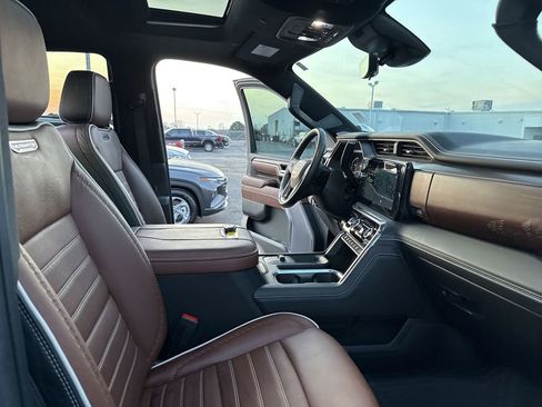 Certified 2024 GMC Sierra 2500 Denali Ultimate image 35