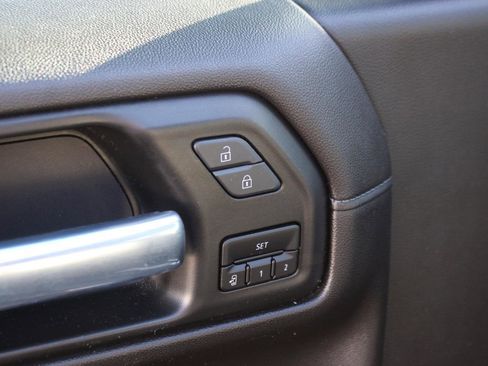 Used 2022 Chevrolet Silverado 1500 LTZ AWD/4WD image 15