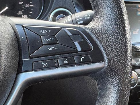 Used 2019 Nissan Rogue SV image 13