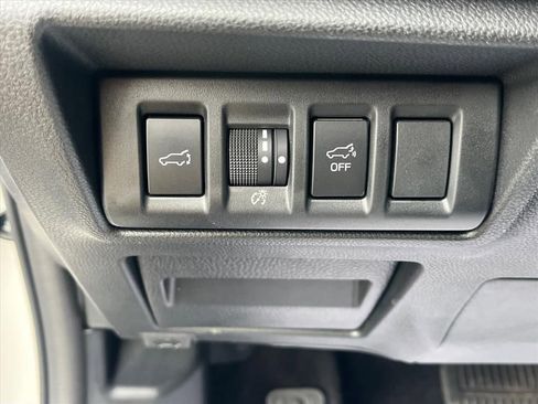 Used 2025 Subaru Outback Premium image 23