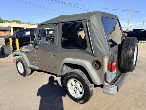 Used 2004 Jeep Wrangler X AWD/4WD image 7