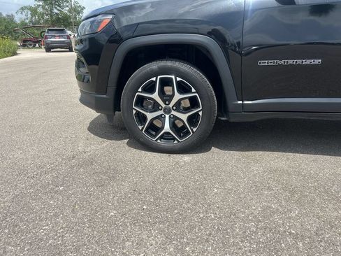 Used 2025 Jeep Compass Limited AWD/4WD image 51