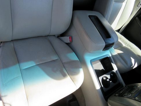 Used 2013 GMC Sierra 2500 SLT w/ SLT Convenience Package image 23