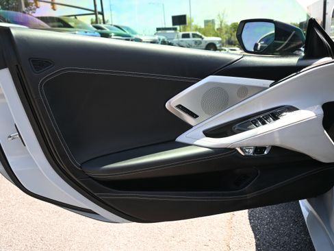 Used 2022 Chevrolet Corvette Stingray Premium Conv w/ Z51 Performance Package image 25