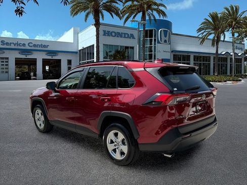 Used 2021 Toyota RAV4 XLE w/ Convenience Package FWD image 6