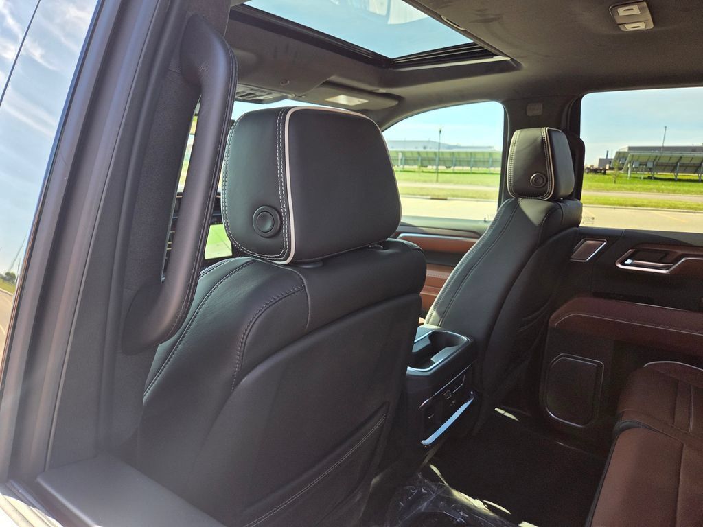 New 2026 GMC Sierra 1500 Denali Ultimate w/ LPO, Black Badging Package AWD/4WD image 44