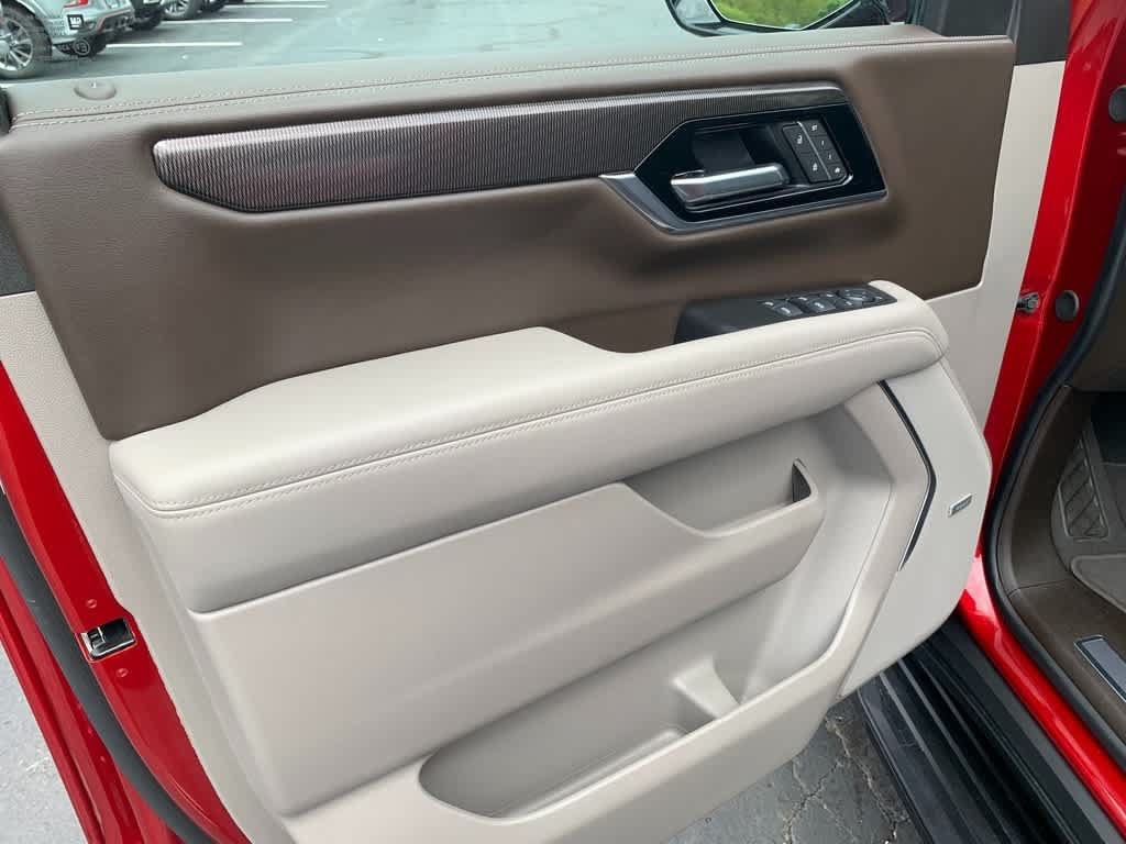 Used 2025 GMC Yukon Elevation w/ Technology Package AWD/4WD image 18