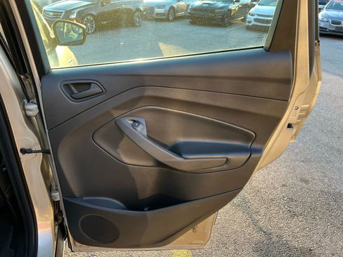 Used 2017 Ford Escape S image 22