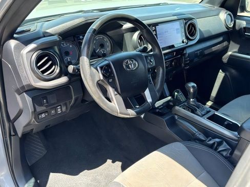 Used 2021 Toyota Tacoma TRD Off-Road w/ Technology Package AWD/4WD image 22