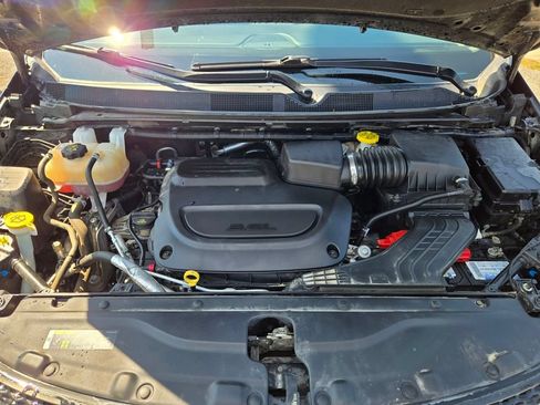Used 2019 Chrysler Pacifica Touring Plus FWD image 30