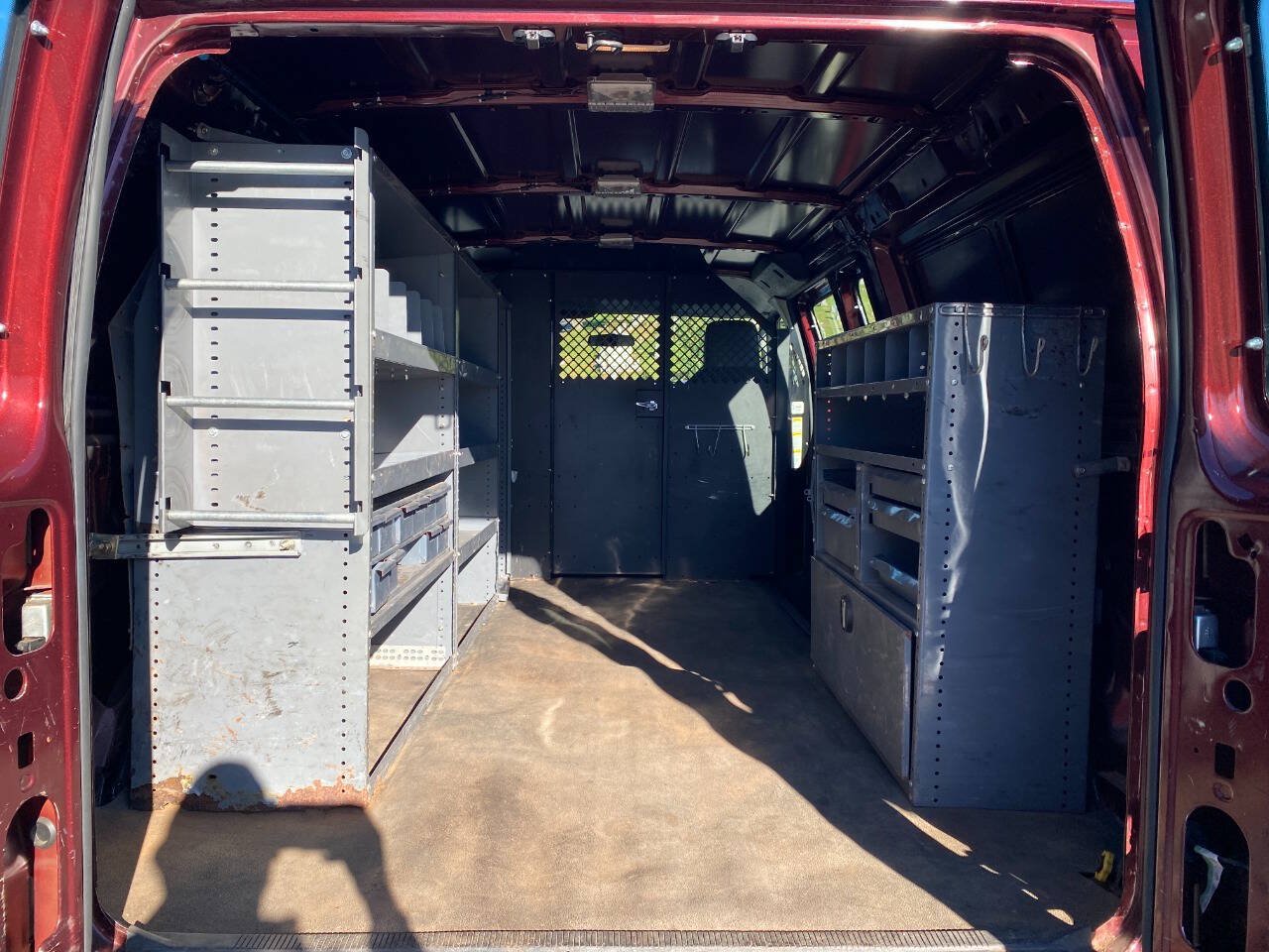 Used 2009 Ford E-350 and Econoline 350 Super Duty RWD image 17