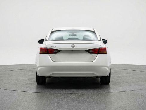Used 2025 Nissan Altima 2.5 SV FWD image 7