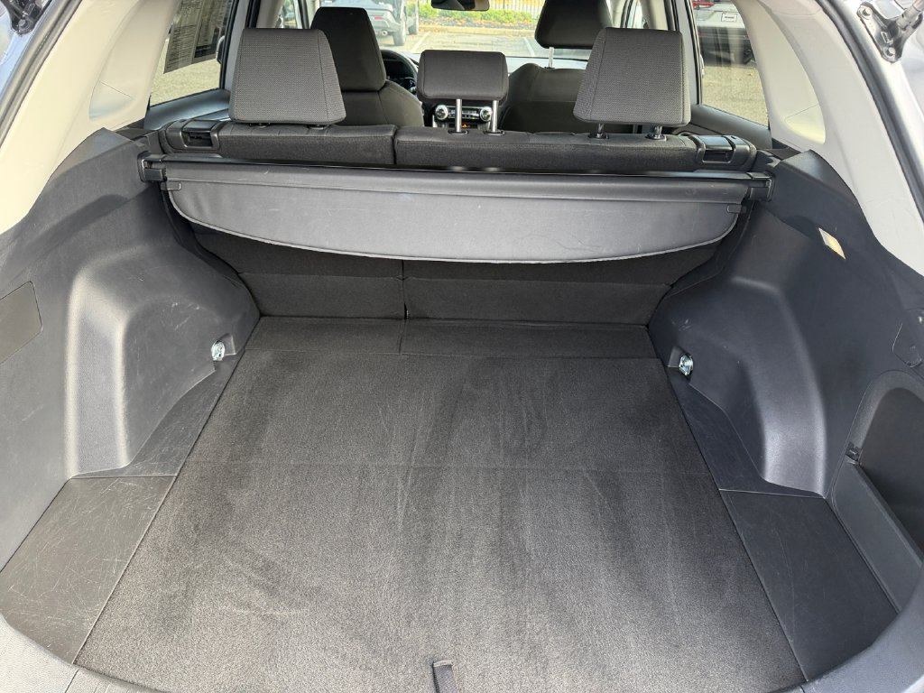Used 2025 Toyota RAV4 XLE AWD/4WD image 25