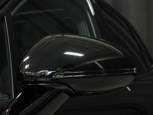 Certified 2026 Porsche Macan AWD/4WD image 22